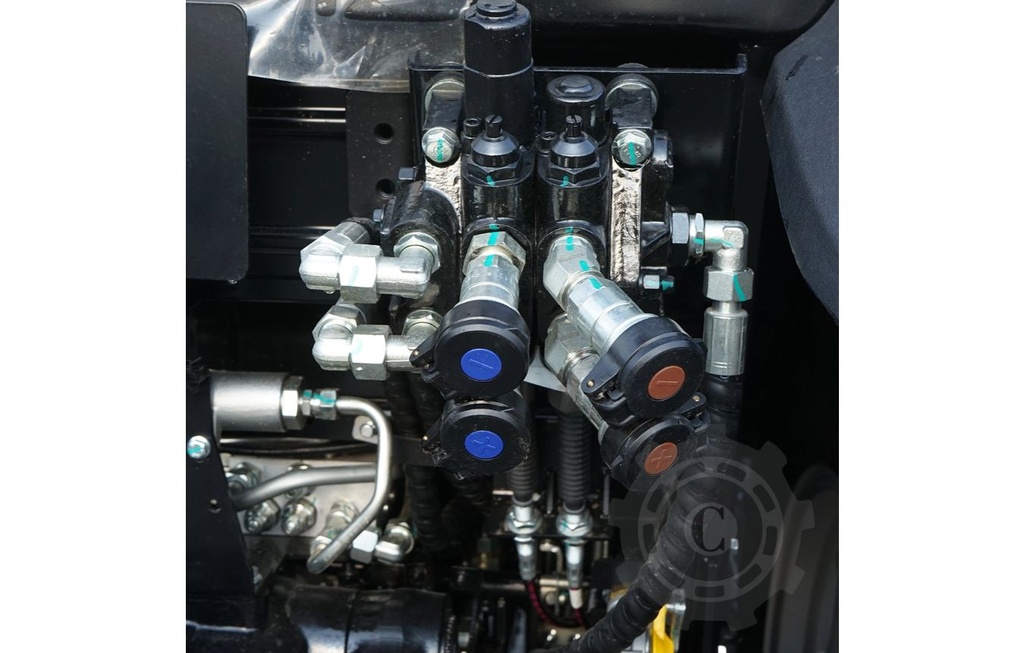 Tractor cu cabina 75CP 4x4 inmatriculabil LOVOL M754