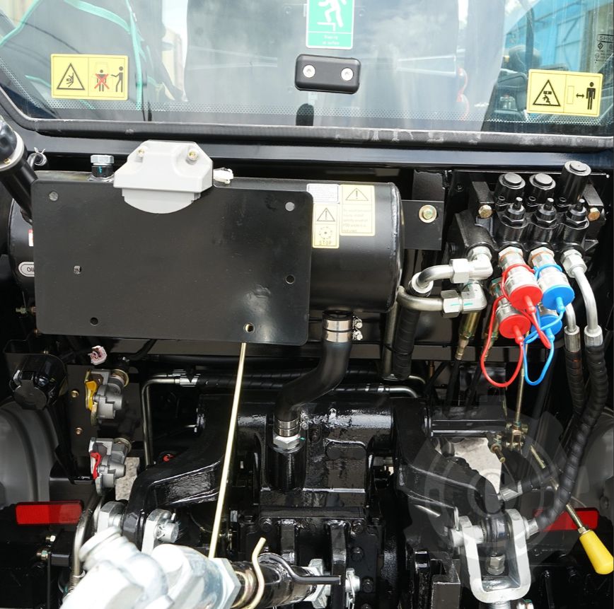 Tractor cu cabina 50CP, 4x4 inmatriculabil AGRI TRACKING 504