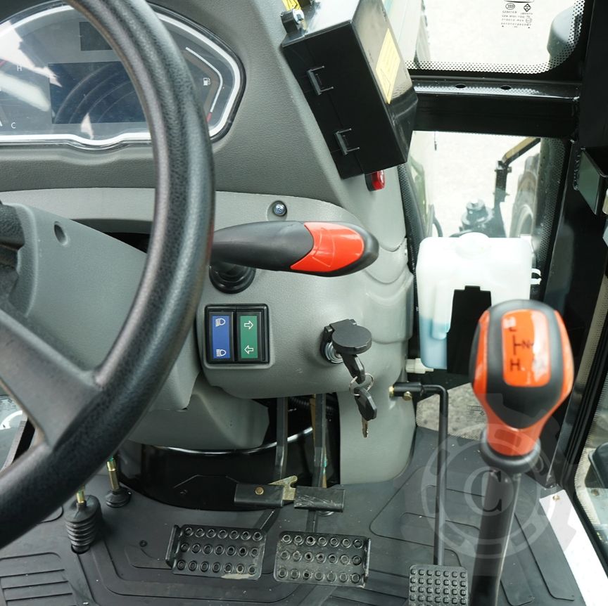 Tractor cu cabina 50CP, 4x4 inmatriculabil AGRI TRACKING 504