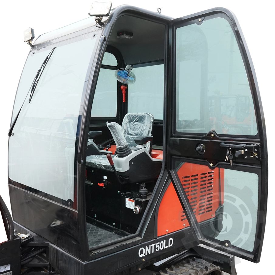 Mini excavator 1.8T cu cabina, motor diesel 25CP (18.4KW), adancime sapare 2300mm, capacitate ridicare 350Kg, 2 cupe incluse 420/985mm THOR