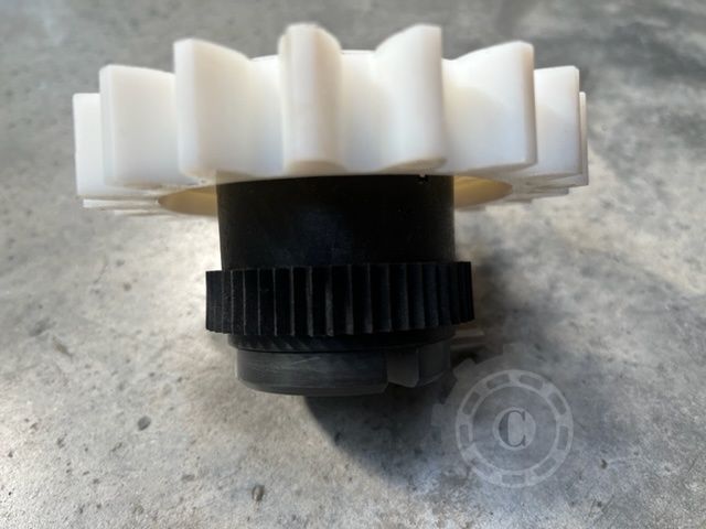 PINION PLASTIC SEMANATOARE