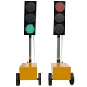 Set 2 semafoare mobile pentru semnalizarea zonelor cu lucrari 